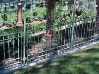 iron-anvil-fences-spear-top-double-rail-simple-scroll-top-fence-ferris-keller-1