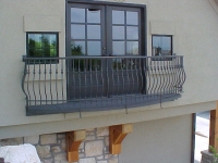 iron-anvil-railing-belly-rail-single-top-round-collars-prows-rose-juliette-balcony-1