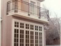 iron-anvil-railing-x-pattern-balcony