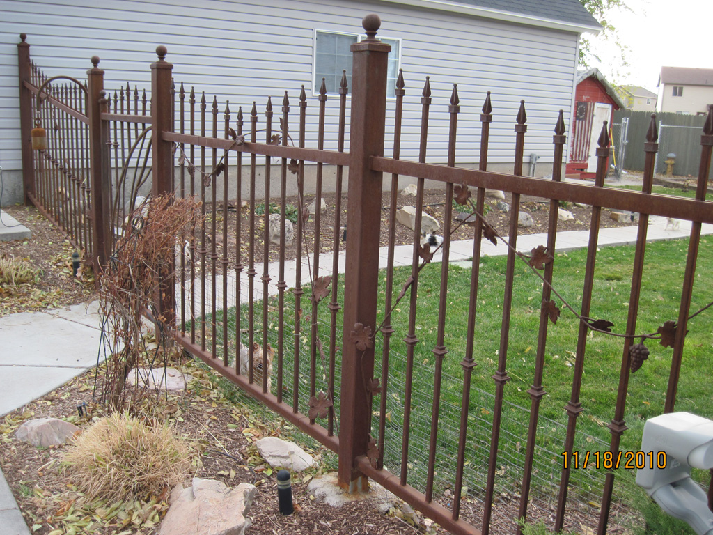 iron-anvil-fences-by-others-gate-and-fence-tooele-1