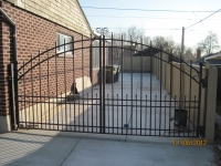 iron-anvil-gates-driveway-arch-boren-15810-3