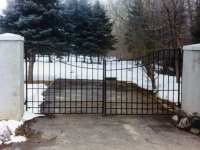iron-anvil-gates-driveway-concave-01