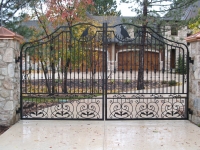 iron-anvil-gates-driveway-french-curve-integrated-mcdowell-randy-quail-13234-2