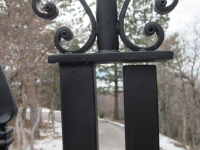 iron-anvil-gates-driveway-french-curve-second-nature-15332-spear-2
