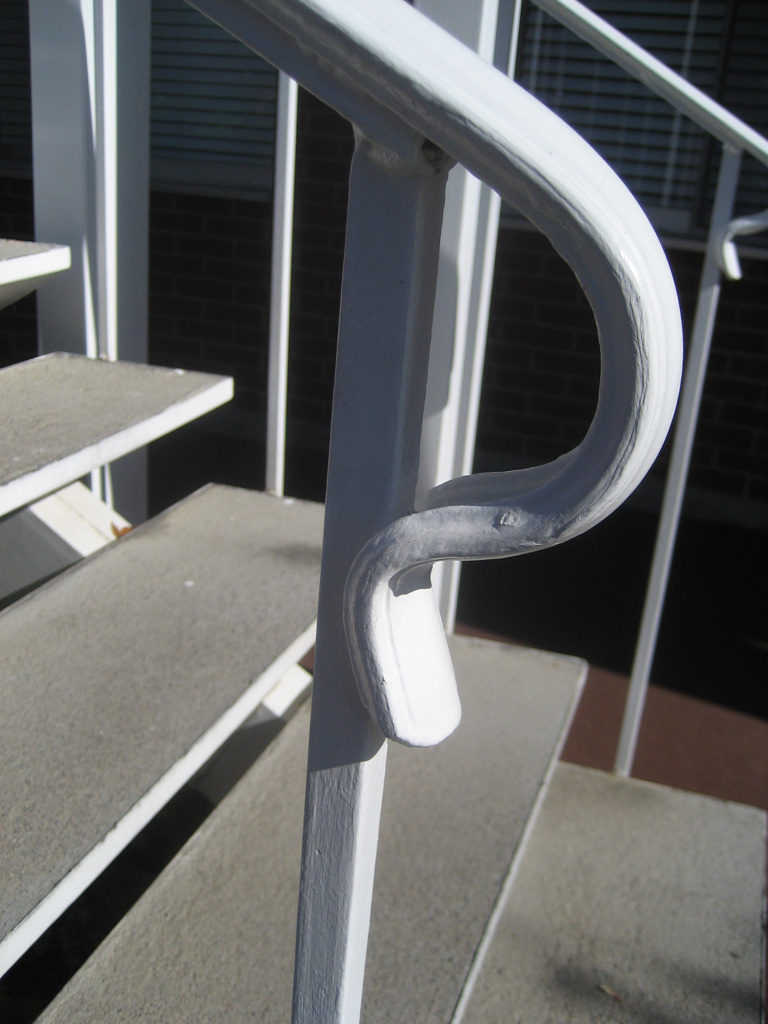 iron-anvil-handrails-post-mount-termination-lambs-tongue-2