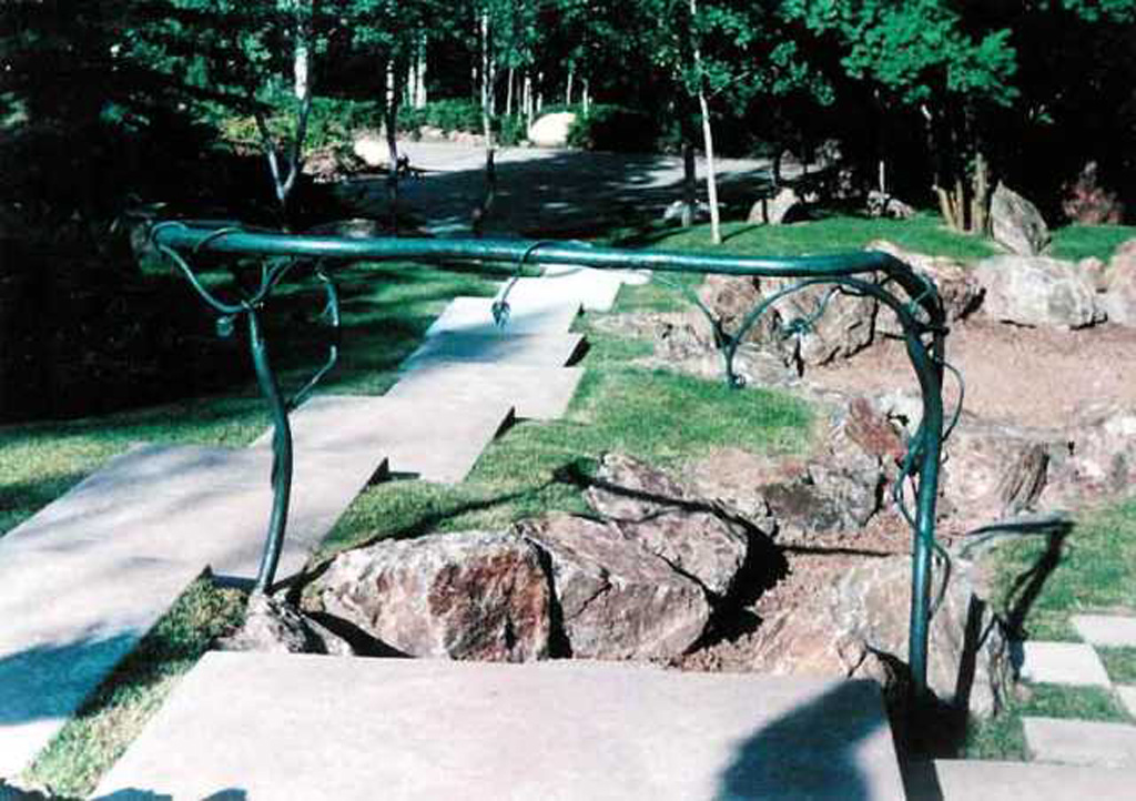 iron-anvil-handrails-post-mount-vine-farmington-5-5-2