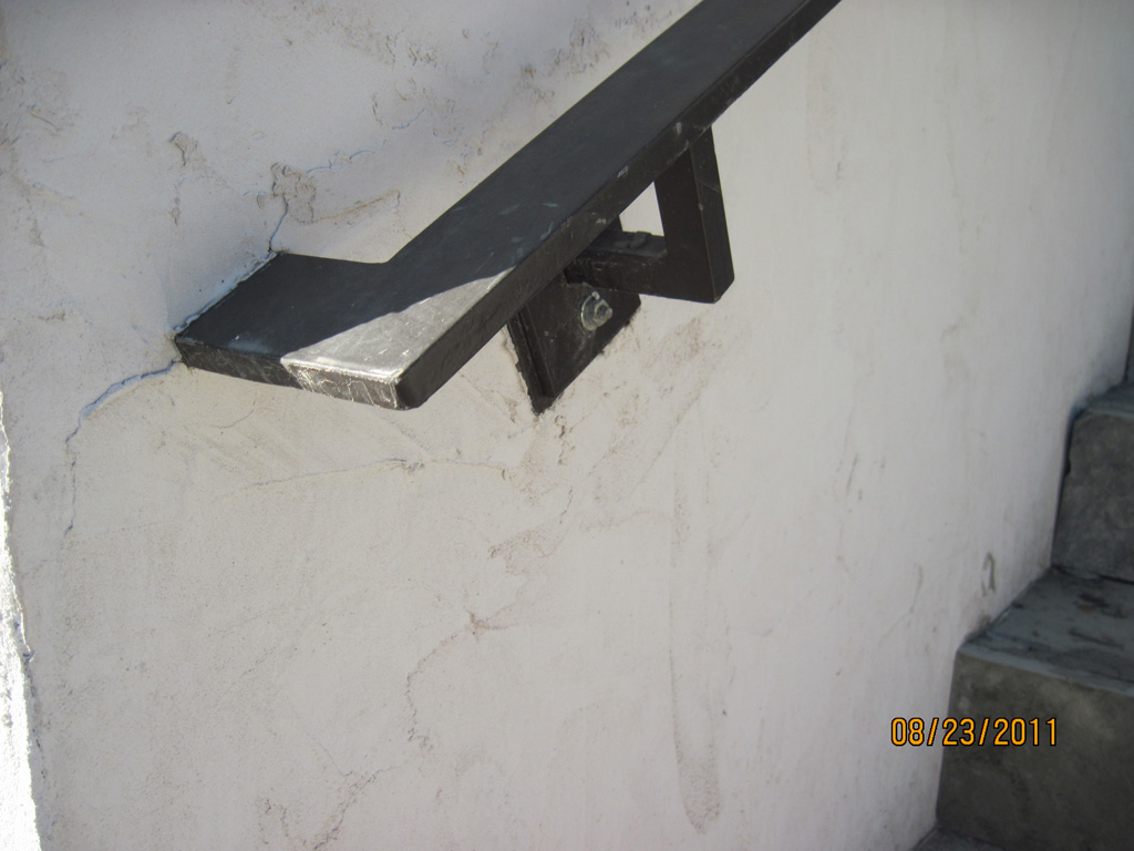 iron-anvil-handrails-wall-mount-brackets-ingerson-const-boshito-rail-3