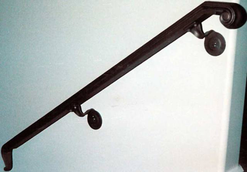 iron-anvil-handrails-wall-mount-moulded-cap