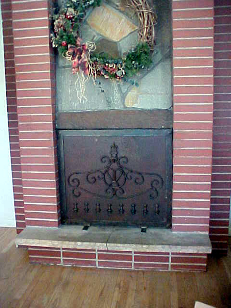 iron-anvil-other-items-fireplace-screen-3