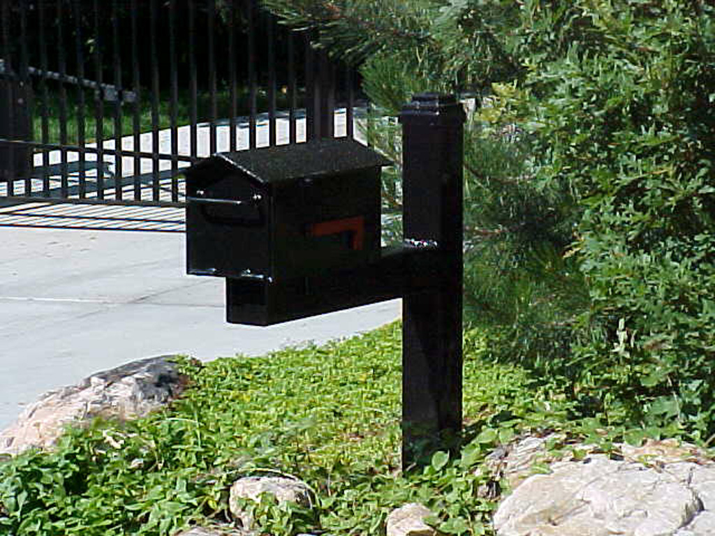iron-anvil-other-items-mailboxes-in-the-cove
