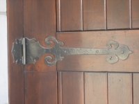 iron-anvil-other-items-hinge-straps-yukon-rothman-10675-deer-crest-3