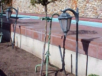 iron-anvil-other-items-yard-items-rose-bush-stand