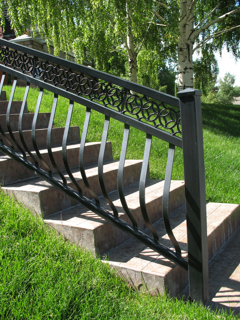 iron-anvil-railing-belly-rail-double-top-flat-bar-casting-by-others-1
