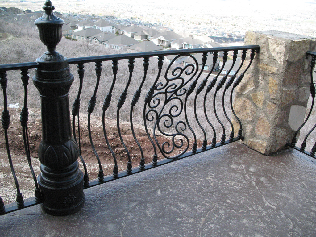 iron-anvil-railing-belly-rail-single-top-round-woolf-31