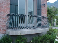 iron-anvil-railing-belly-rail-single-top-flat-bar-s-scroll-29-1015-bennett-belly-rail-pepperwood