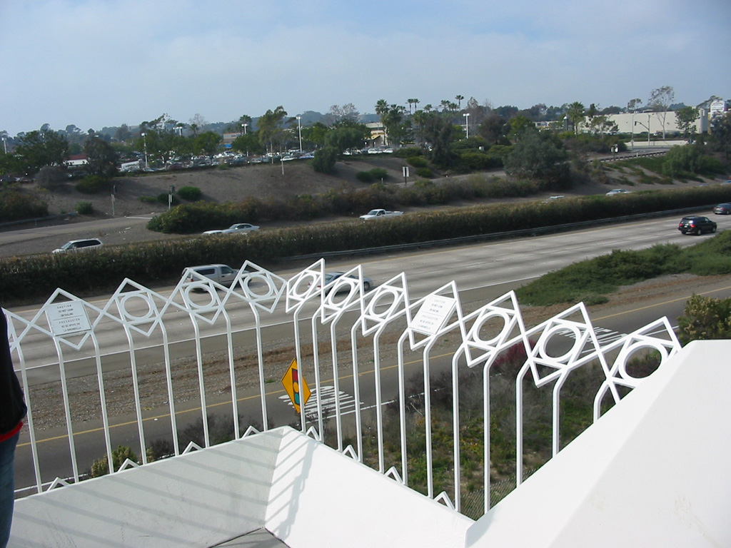 iron-anvil-railing-by-others-fence-flat-san-diego-temple-gates-2