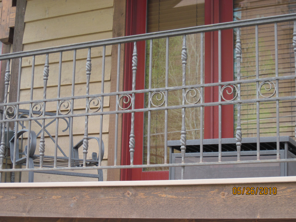 iron-anvil-railing-by-others-img-2892-1