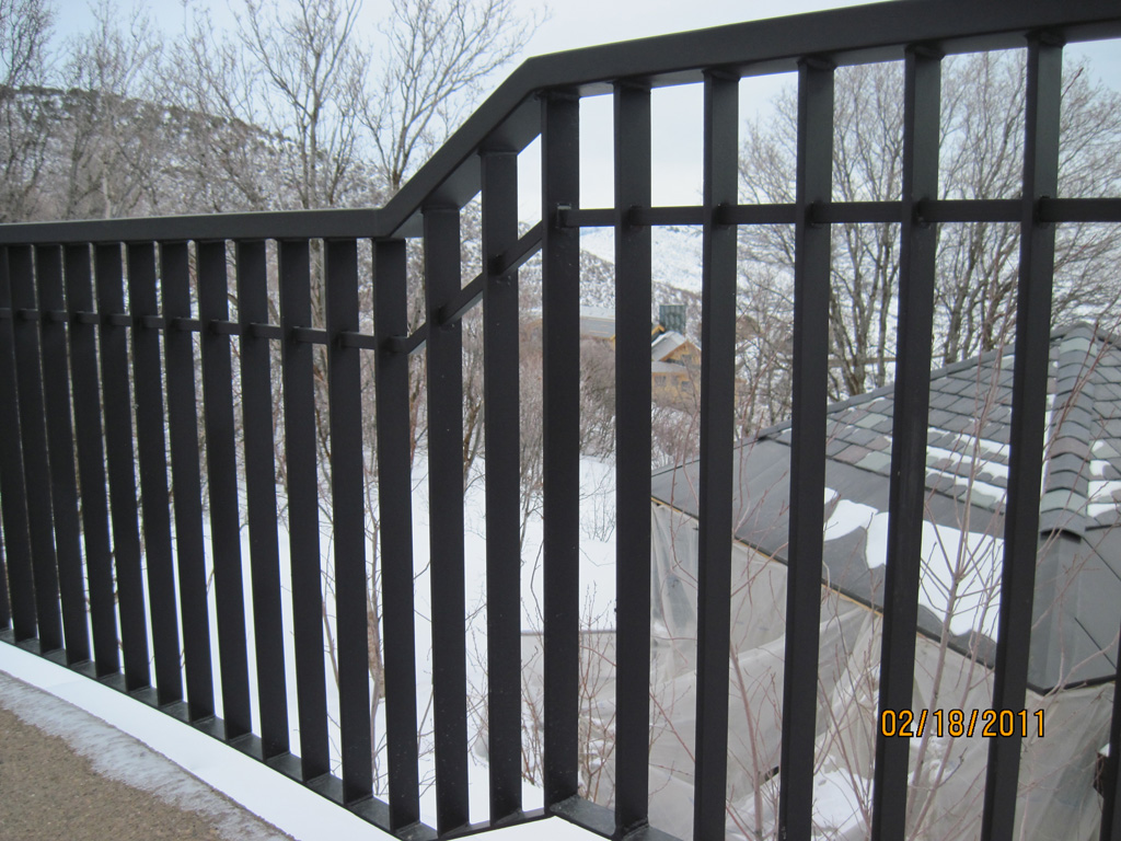 iron-anvil-railing-double-top-simple-flat-bar-yukon-14383-lot-61-deer-crest-3-2
