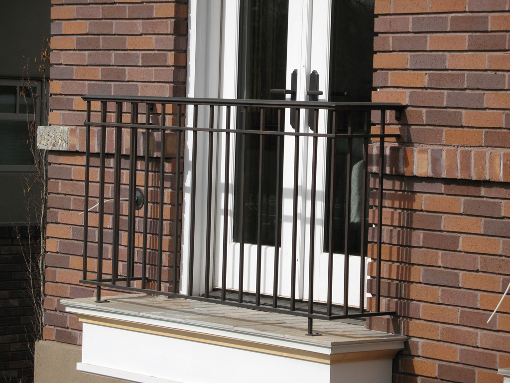 iron-anvil-railing-double-top-simple-gustafson-pynes-yale-ave-10-0915-1-1