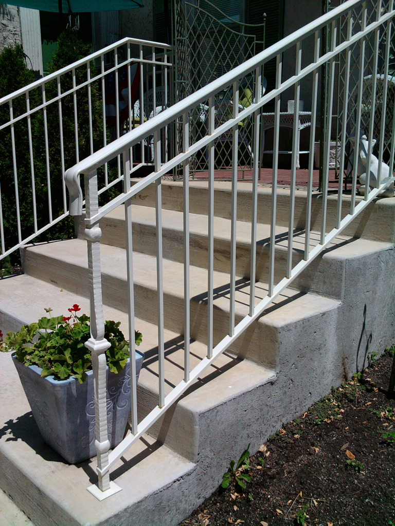 iron-anvil-railing-double-top-simple-keller-ferris-rental-1-2