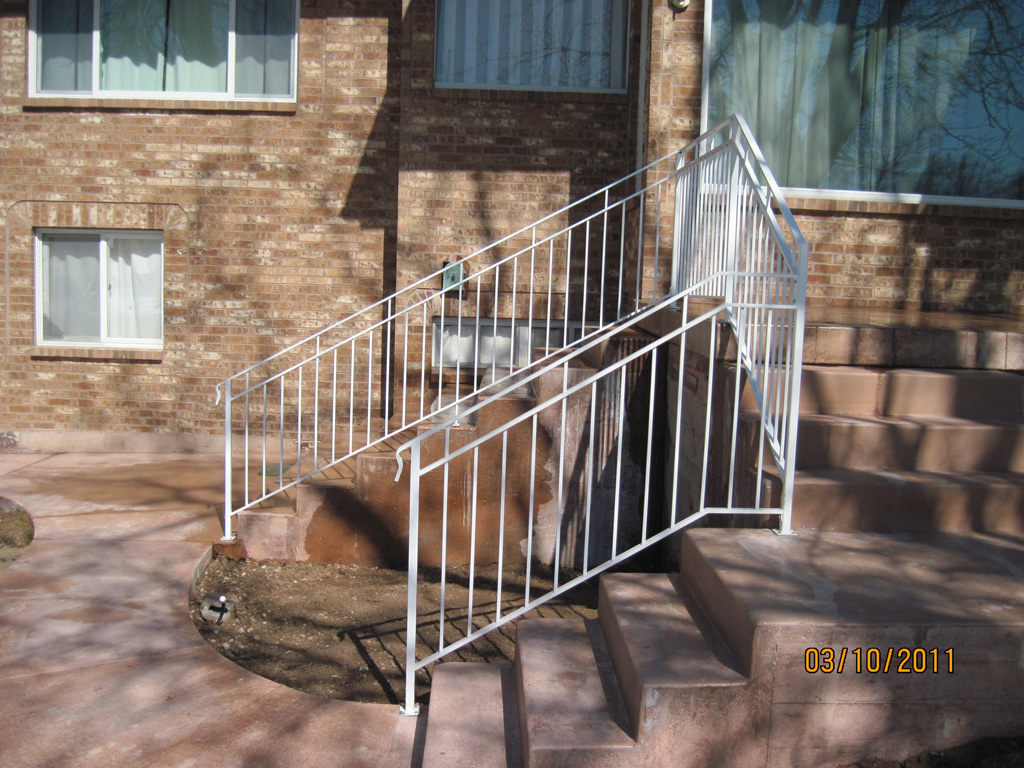 iron-anvil-railing-double-top-simple-meyerick-double-top-rail-white-by-barts-house