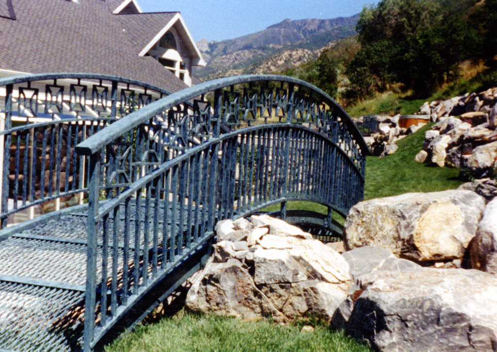 iron-anvil-railing-double-top-valance-casting-square-pattern-12-1007-denny-jensen-bridge-2-5