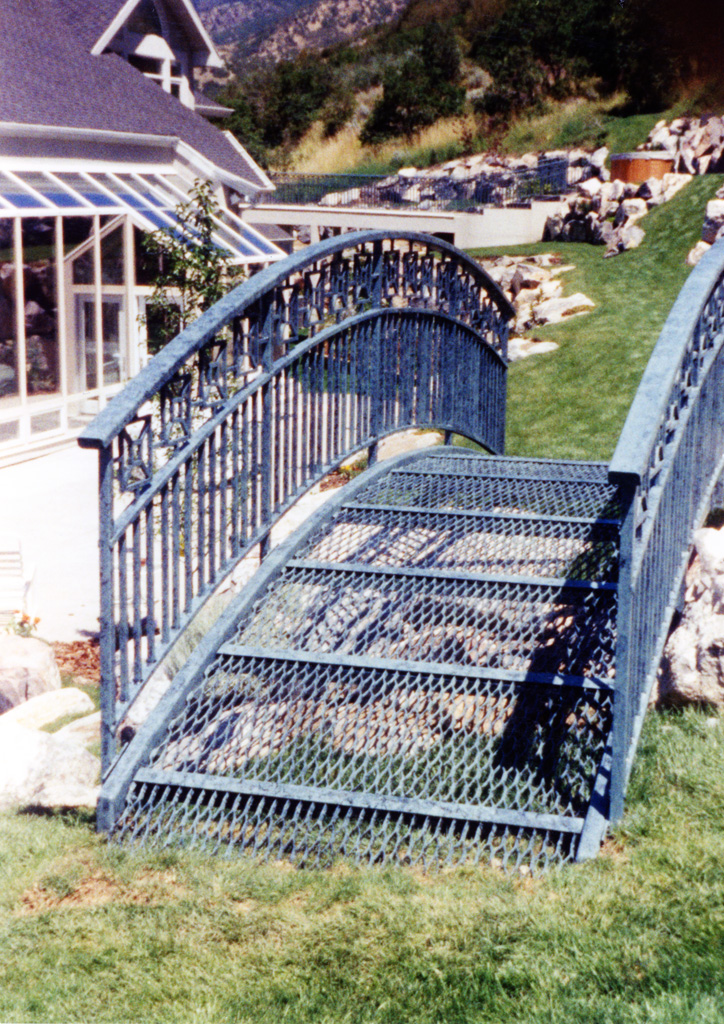 iron-anvil-railing-double-top-valance-casting-square-pattern-12-1007-denny-jensen-bridge-2-8