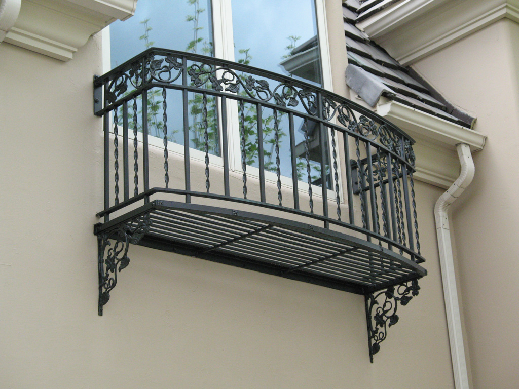 iron-anvil-railing-double-top-valance-casting-twist-chateau-on-the-green-2