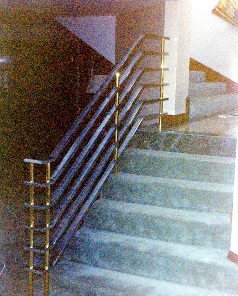 iron-anvil-railing-horizontal-flat-bar-10-4504-chrome-and-brass-2