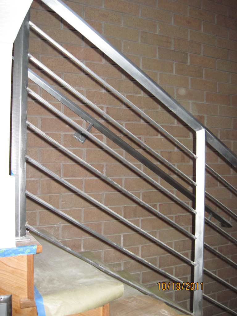 iron-anvil-railing-horizontal-pipe-round-bar-fix-it-wright-15700-2