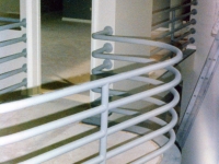 iron-anvil-railing-horizontal-pipe-01