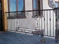 iron-anvil-railing-scrolls-and-patterns-window-castings-yukon-flower-box-3