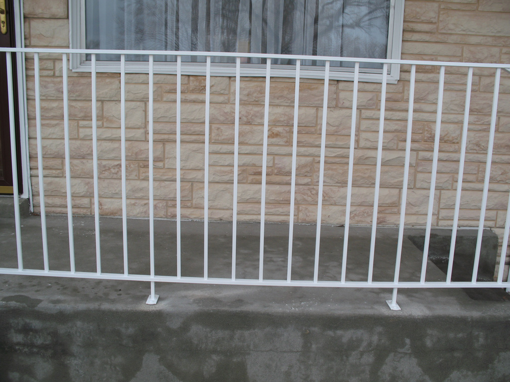 iron-anvil-railing-single-top-simple-rail-assist-bastow-14675-1