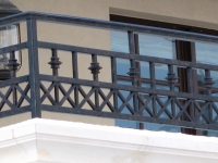 iron-anvil-railing-x-pattern-gustaferson-2